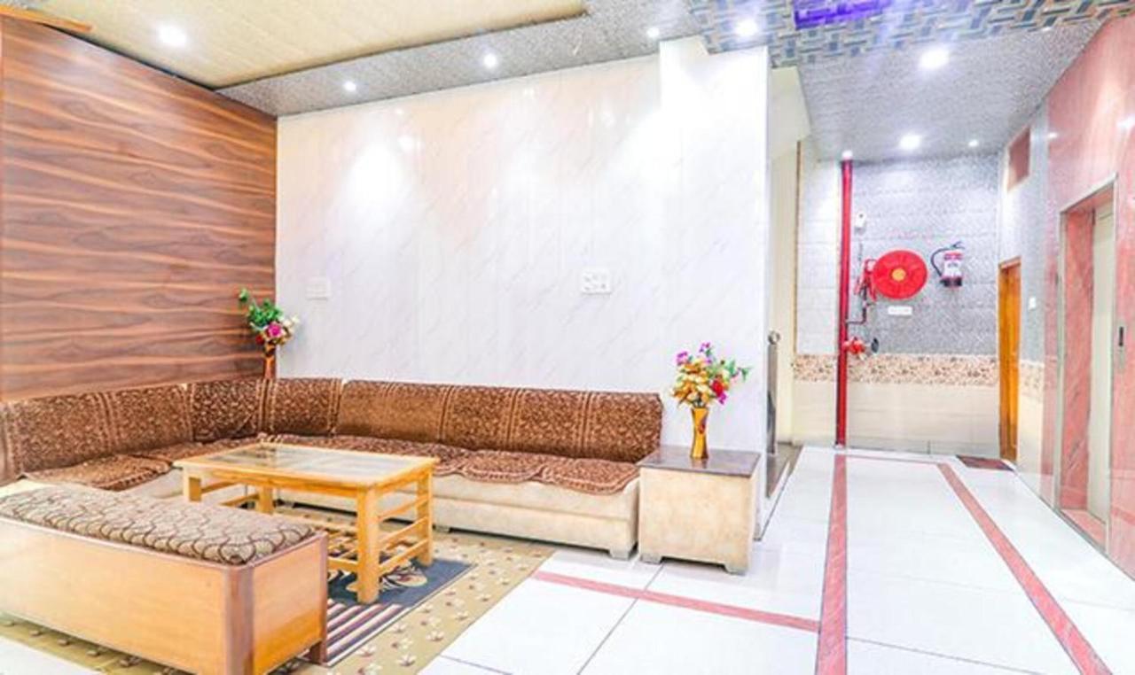 Capital O 64299 Hotel Suncity Juhi Bari Exterior foto